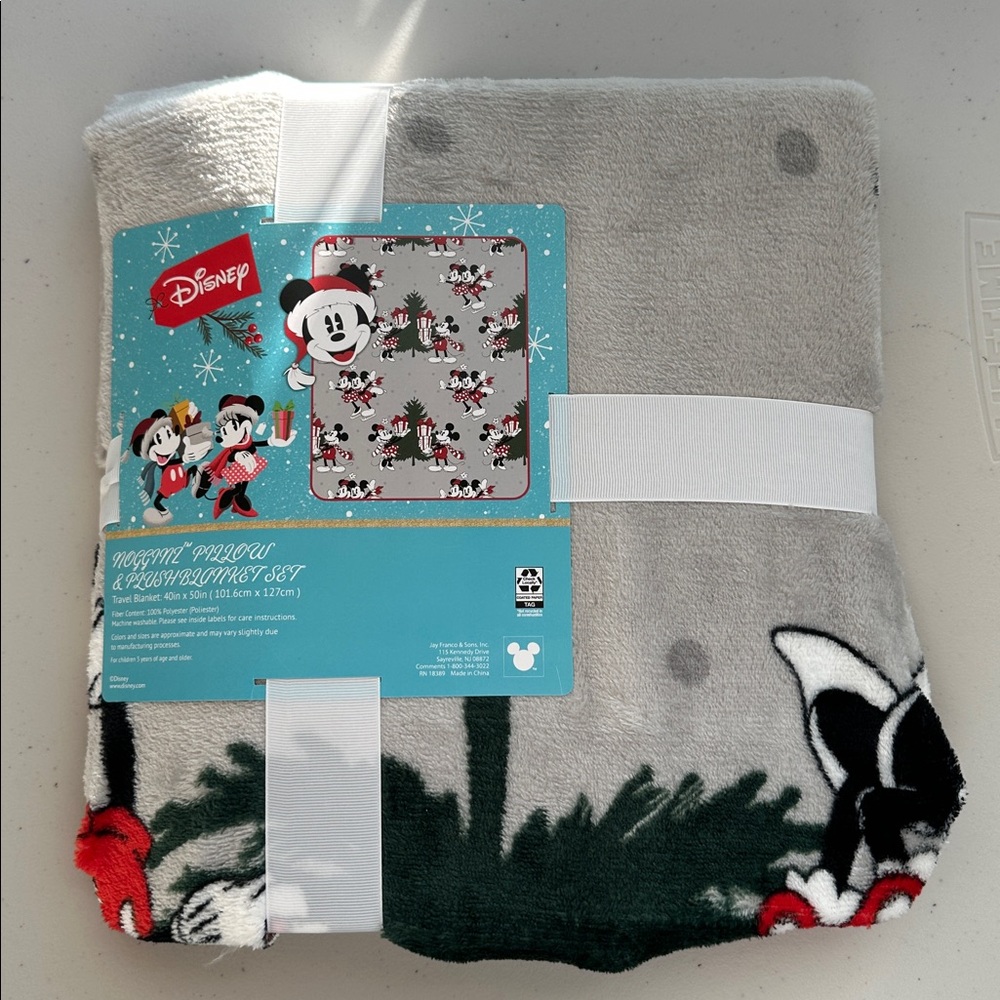 Disney Festive Children’s Mickey and Minnie Gray Blanket Set. - Picture 11 of 11